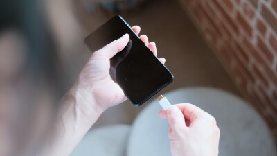 Für jedes Gerät ein anderes Ladekabel? Damit soll bald Schluss sein.