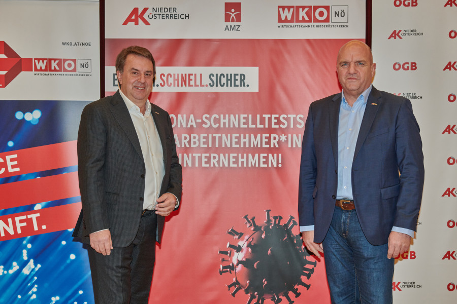 WKNÖ-Präsident Wolfgang Ecker und AKNÖ-Präsident Markus Wieser (v.l.n.r.) bei der Eröffnung der neuen Schnellteststraße in Hollabrunn. © Klaus Engelmayer, AK Niederösterreich WKNÖ-Präsident Wolfgang Ecker und AKNÖ-Präsident Markus Wieser (v.l.n.r.) bei der Eröffnung der neuen Schnellteststraße in Hollabrunn. © Klaus Engelmayer, AK Niederösterreich