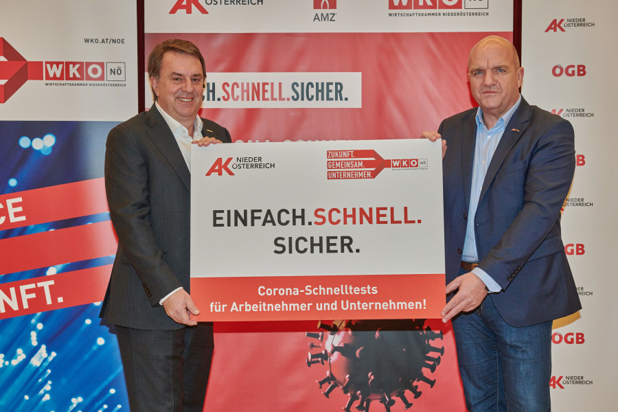 Einfach. Schnell. Sicher: WKNÖ-Präsident Wolfgang Ecker und AKNÖ-Präsident Markus Wieser (v.l.n.r.) bei der Eröffnung der neuen Schnellteststraße in Hollabrunn. © Klaus Engelmayer, AK Niederösterreich Einfach. Schnell. Sicher: WKNÖ-Präsident Wolfgang Ecker und AKNÖ-Präsident Markus Wieser (v.l.n.r.) bei der Eröffnung der neuen Schnellteststraße in Hollabrunn. © Klaus Engelmayer, AK Niederösterreich