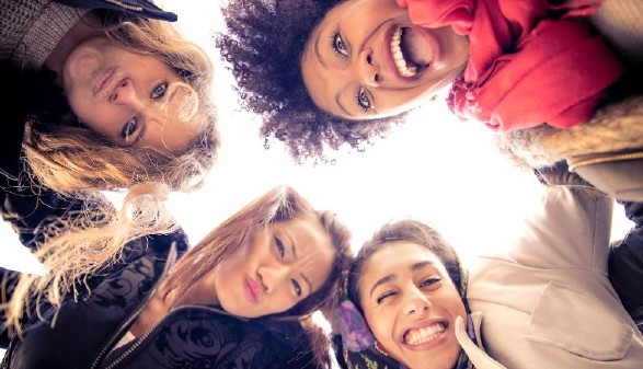 Frauen im Kreis © oneinchpunch, stock.adobe.com Frauen im Kreis © oneinchpunch, stock.adobe.com