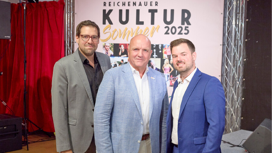 Das Kabarett-Duo Flo&Wisch gemeinsam mit dem "Erfinder" des Reichenauer Kultursommer, Niederösterreichs AK Präsident und ÖGB-Vorsitzendem Markus Wieser. © Georges Schneider, AK Niederösterreich Das Kabarett-Duo Flo&Wisch gemeinsam mit dem "Erfinder" des Reichenauer Kultursommer, Niederösterreichs AK Präsident und ÖGB-Vorsitzendem Markus Wieser.
