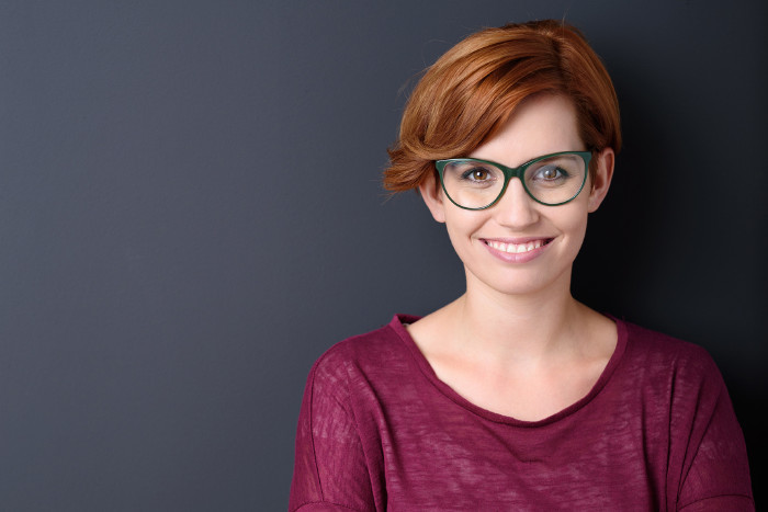 Tag der Weiterbildung © contrastwerkstatt, stock.adobe.com Tag der Weiterbildung, Frau mit Brille schaut direkt in die Kamera © contrastwerkstatt, stock.adobe.com