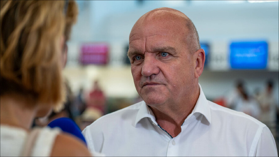 AK Nieder&ouml;sterreich-Pr&auml;sident und &Ouml;GB-Nieder&ouml;sterreich Vorsitzender Markus Wieser informierte Medien zum Start der Flughafenaktion.