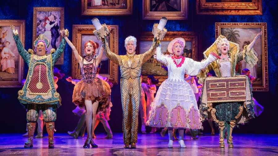 Musical "Die Sch&ouml;ne und das Biest", Darsteller:innen singen