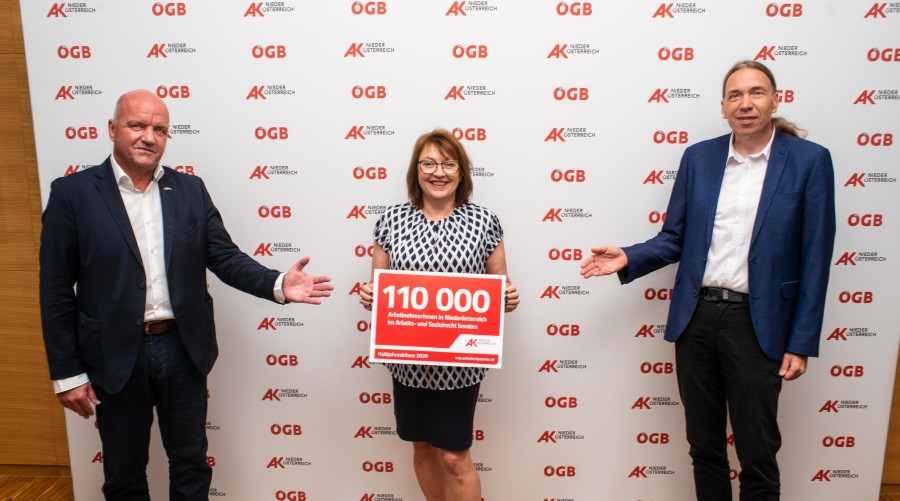 Präsentieren die Halbjahresbilanz im Arbeits- und Sozialrecht der AK Niederösterreich mit 110.000 Beratungen: Markus Wieser, Doris Rauscher-Kalod, Thomas Kaindl © M. Scheichel, AK Niederösterreich Präsentieren die Halbjahresbilanz im Arbeits- und Sozialrecht der AK Niederösterreich mit 110.000 Beratungen: Markus Wieser, Doris Rauscher-Kalod, Thomas Kaindl © M. Scheichel, AK Niederösterreich