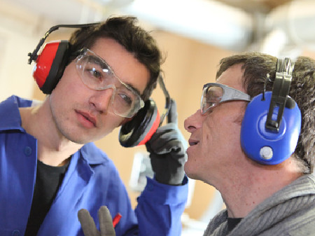 Arbeiter mit Gehörschutz © auremar, Fotolia.com