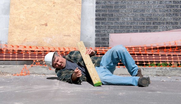 Bauarbeiter ist auf der Baustelle gestürzt © mokee81, stock.adobe.com